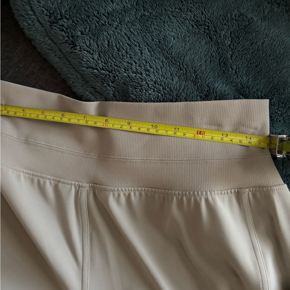 Athleta Venice wide leg cargo pant Med “Feather” nwt - Picture 5 of 5